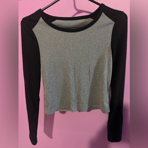 2 color shirt crop top - Picture 1 of 1